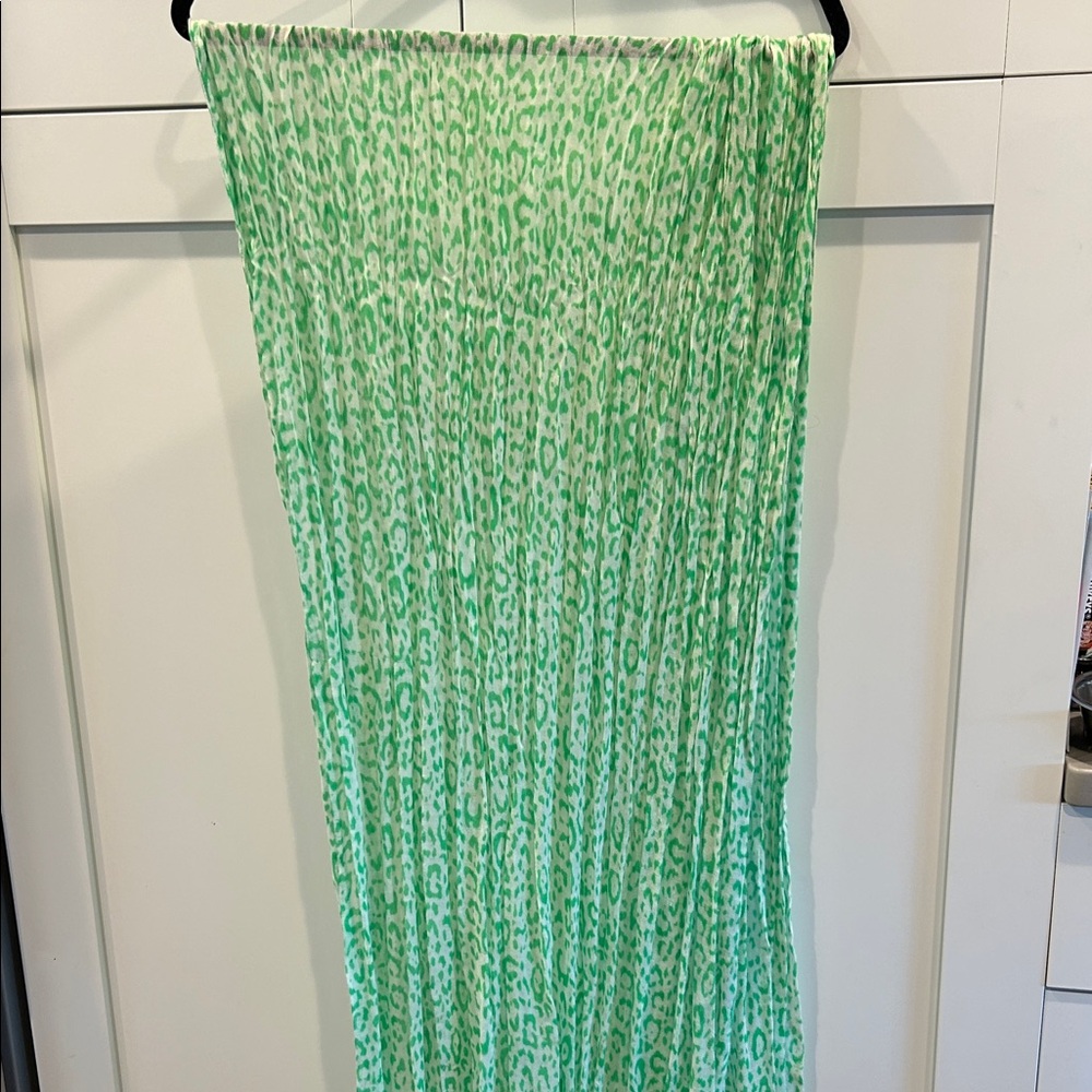 GAP green Leopard scarf